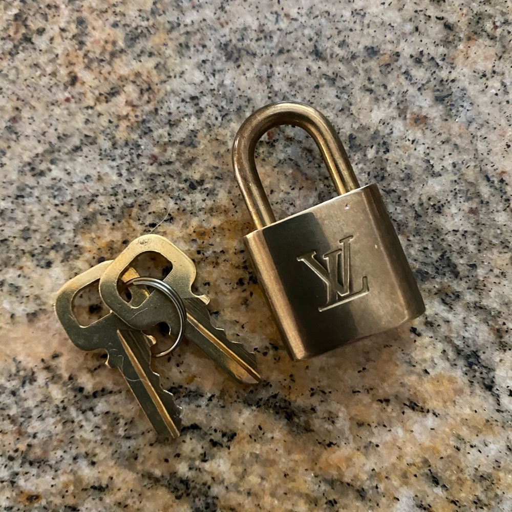 Vintage Authentic Louis Vuitton Brass Lock w/ keys